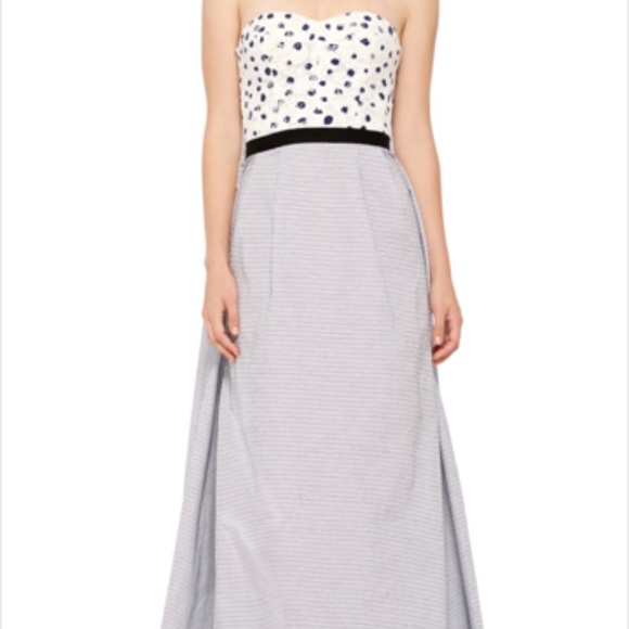 Oscar de la Renta Dresses & Skirts - ❗️SOLD❗️Oscar De La Renta Cape Formal Gown